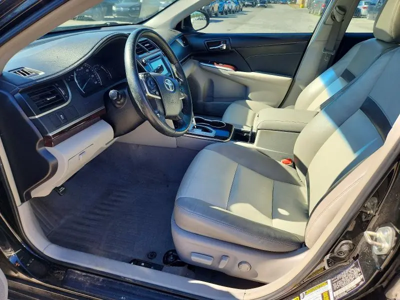 2014 TOYOTA CAMRY XLE  