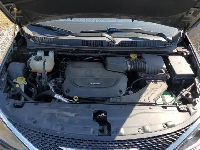 2017 CHRYSLER PACIFICA LX  