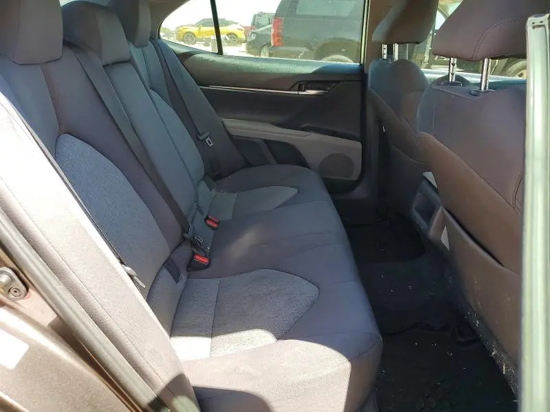 2018 TOYOTA CAMRY LE  