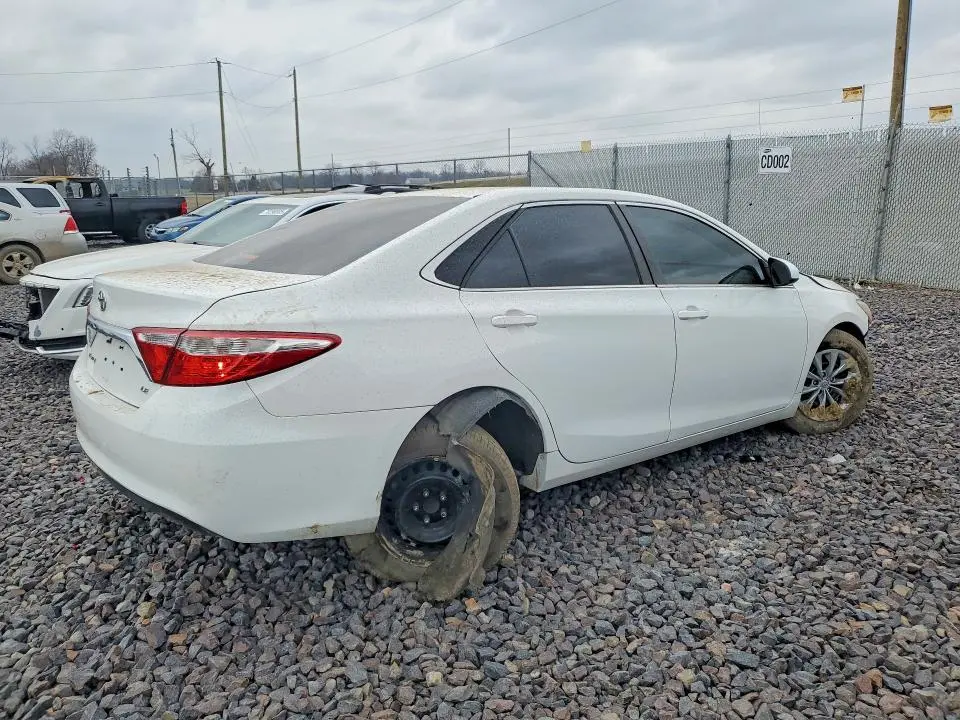 2015 TOYOTA CAMRY LE  
