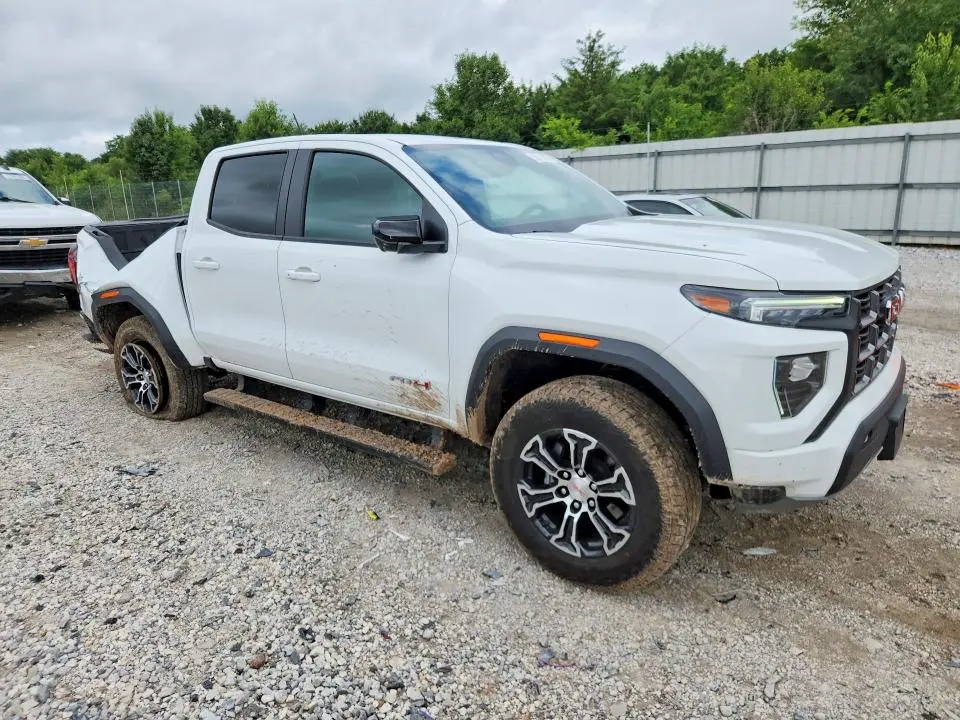 2023 GMC CANYON AT4  