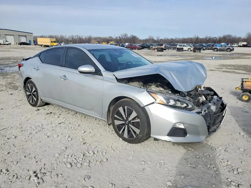 2022 NISSAN ALTIMA SV  