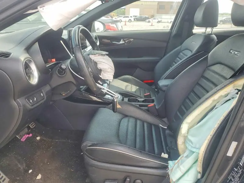 2024 KIA FORTE GT LINE  