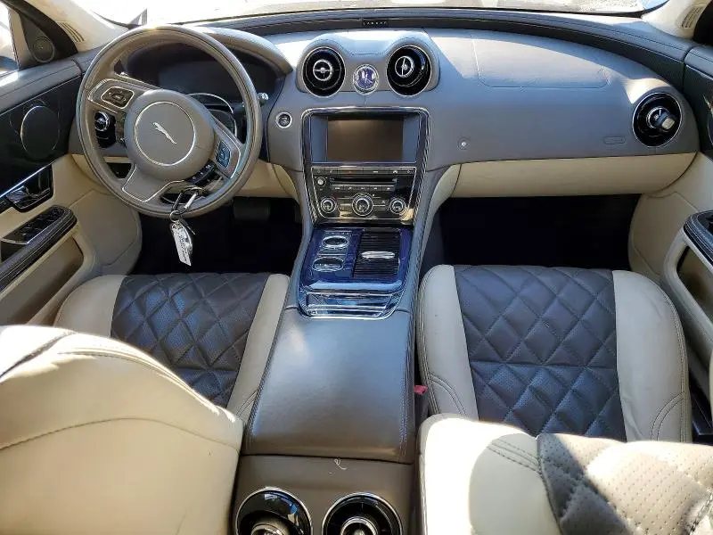 2012 JAGUAR XJ   