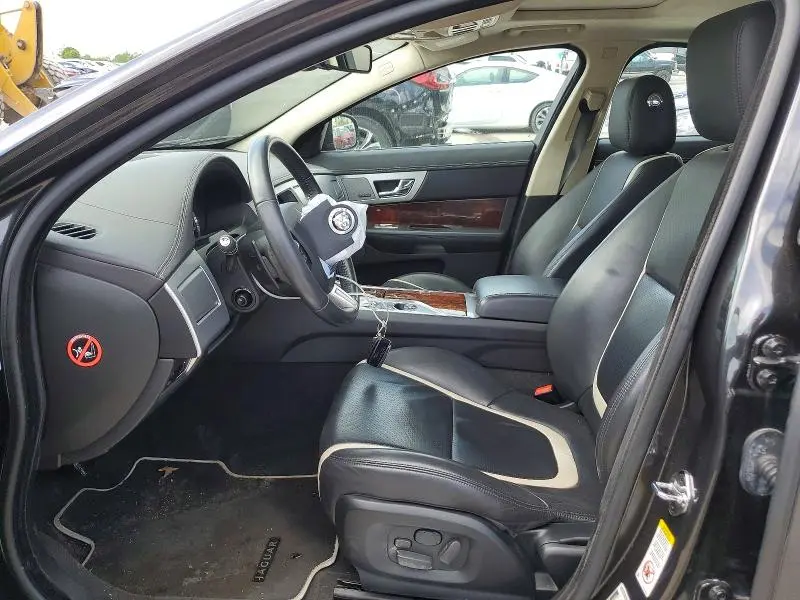 2013 JAGUAR XF   