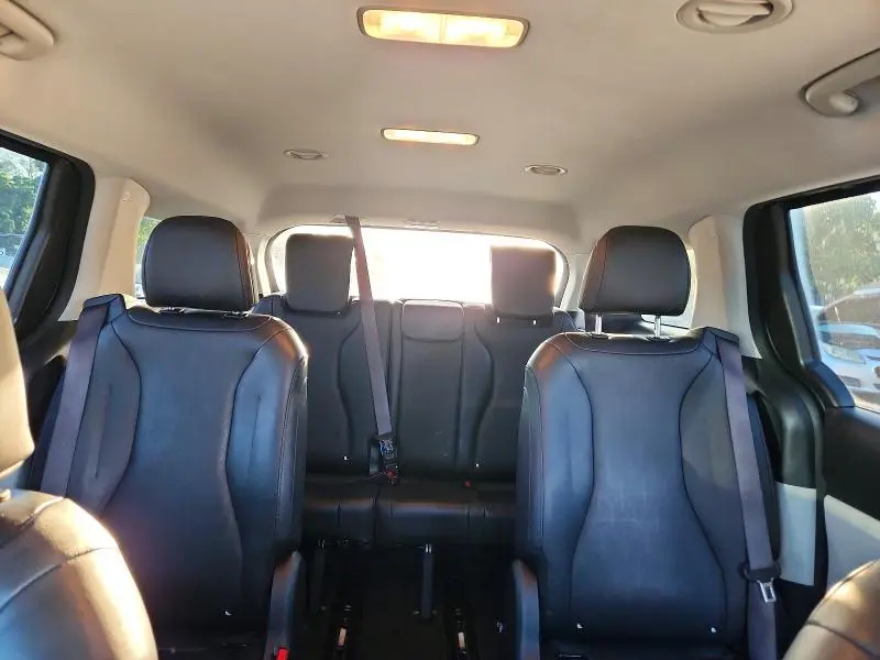 2023 KIA CARNIVAL LX  