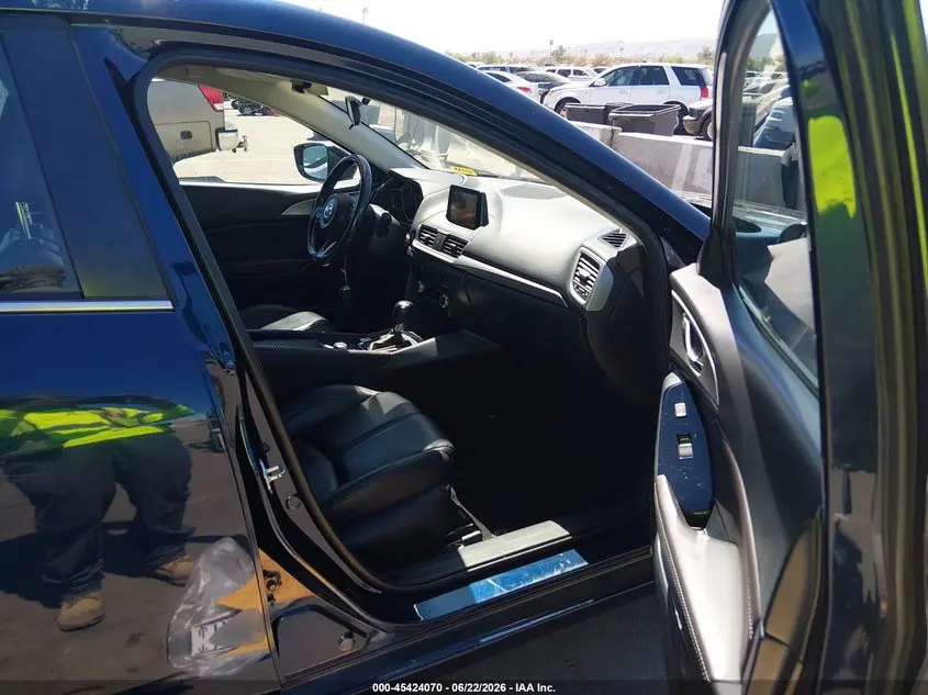 2018 MAZDA MAZDA3 TOURING