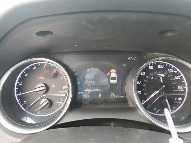 2020 TOYOTA CAMRY XLE  