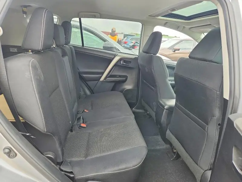2017 TOYOTA RAV4 XLE  
