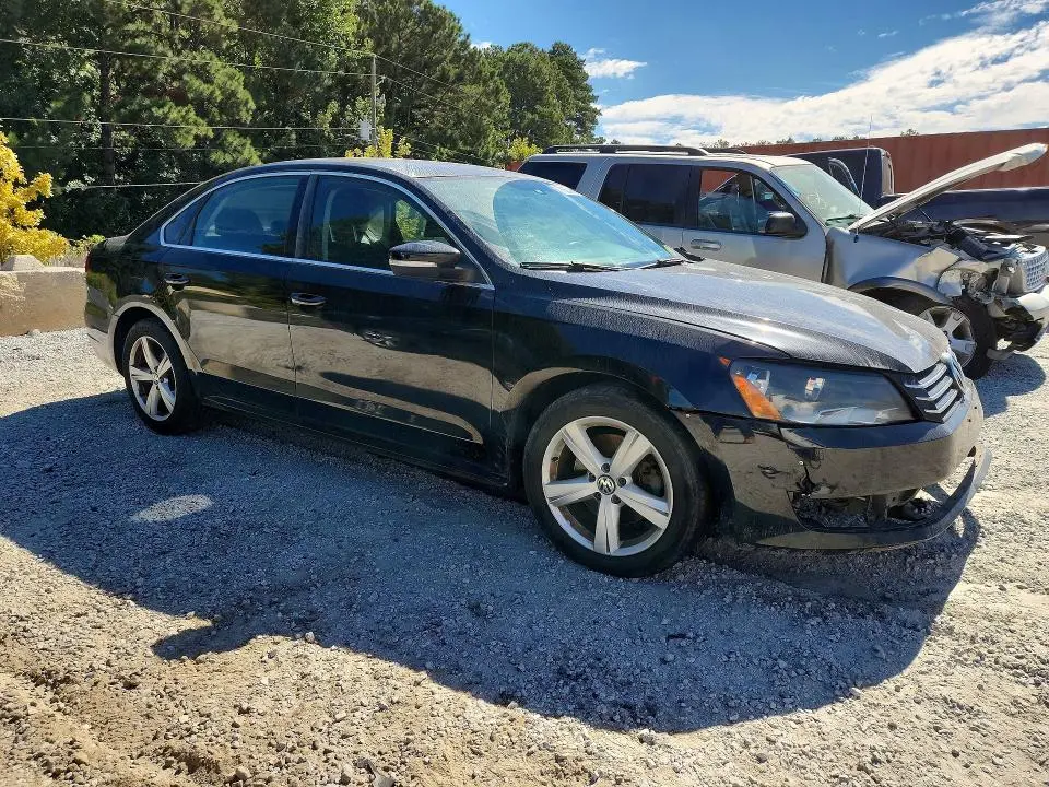 2013 VOLKSWAGEN PASSAT SE  
