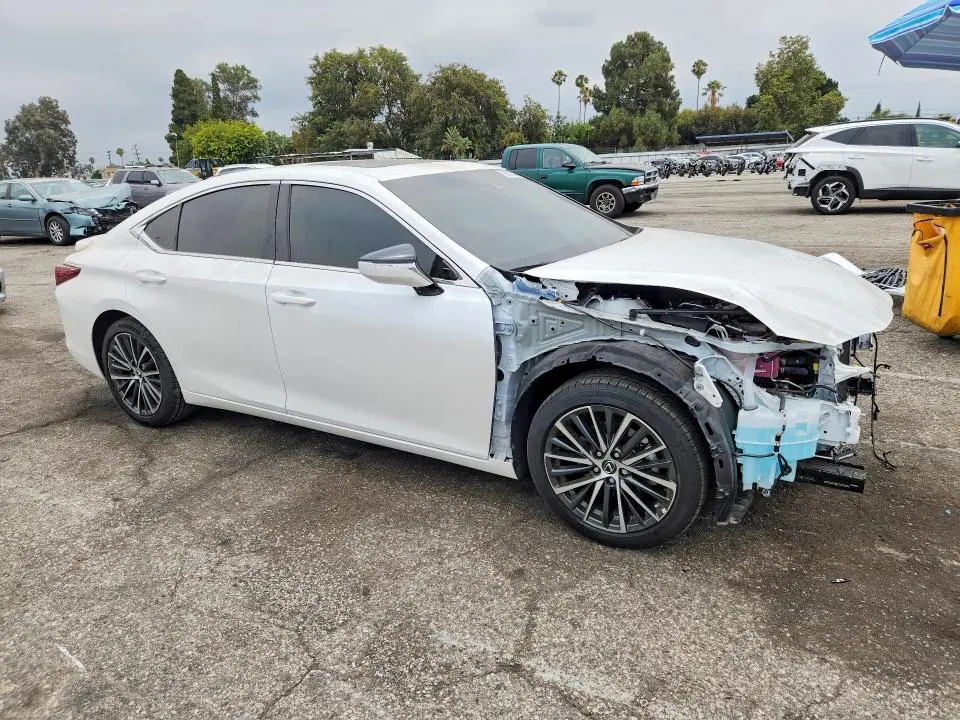 2025 LEXUS ES 300H BASE  