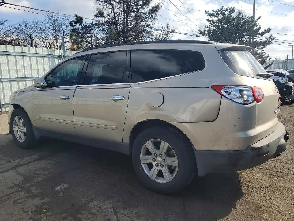 2011 CHEVROLET TRAVERSE LT  