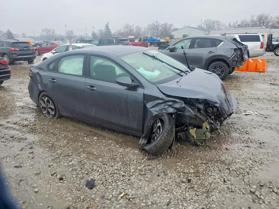2021 KIA FORTE LXS  