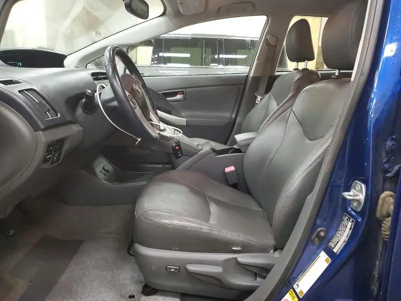 2010 TOYOTA PRIUS V  