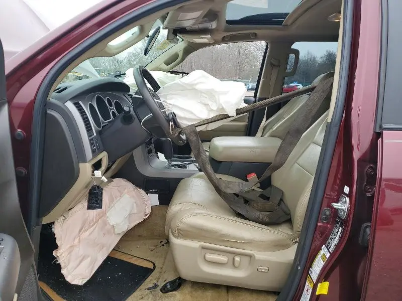 2011 TOYOTA SEQUOIA SR5  