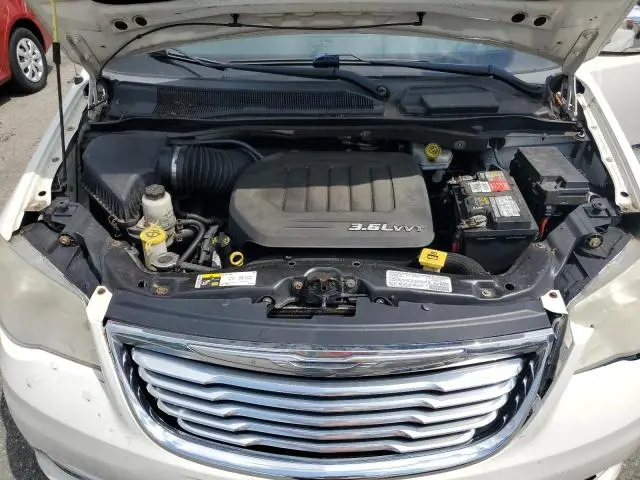 2013 CHRYSLER TOWN & COUNTRY TOURING L  
