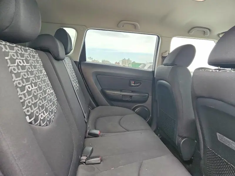 2011 KIA SOUL +  