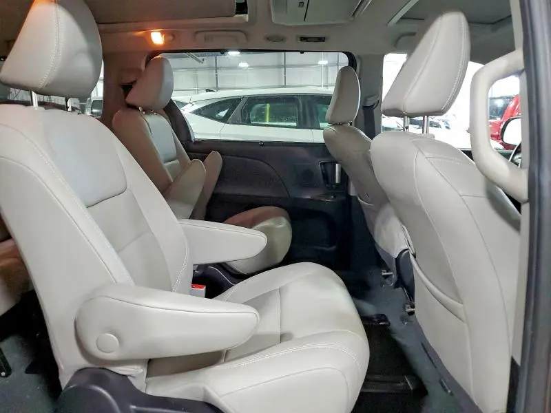 2020 TOYOTA SIENNA LIMITED PREMIUM 7-PASSENGER  