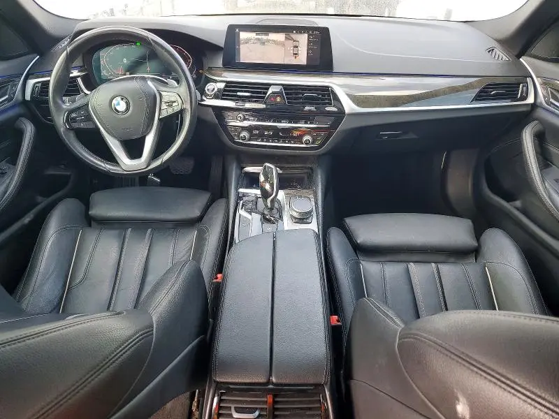 2020 BMW 530   
