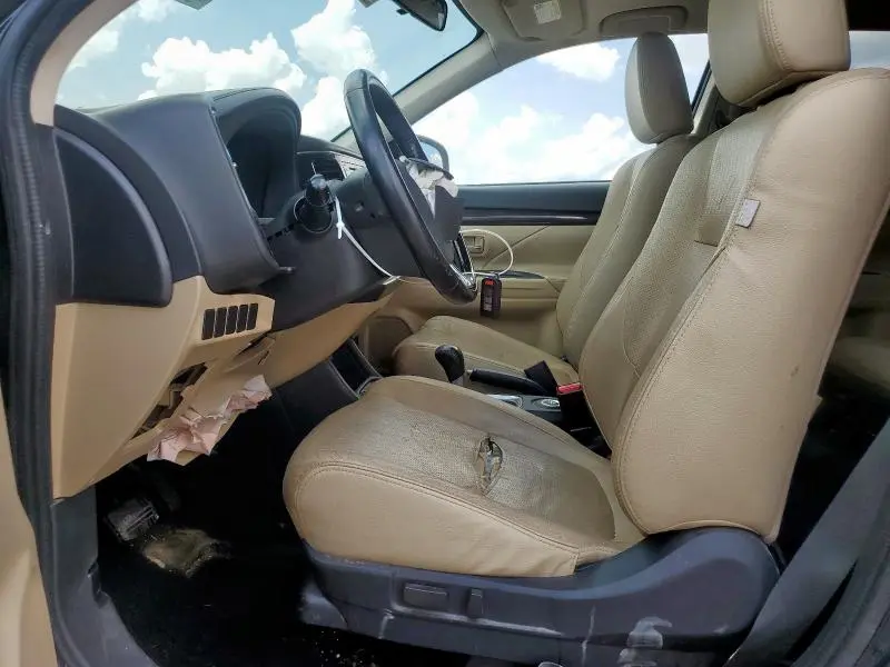 2016 MITSUBISHI OUTLANDER SE  