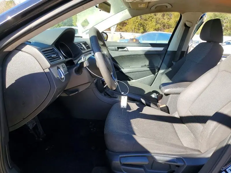 2017 VOLKSWAGEN PASSAT S  