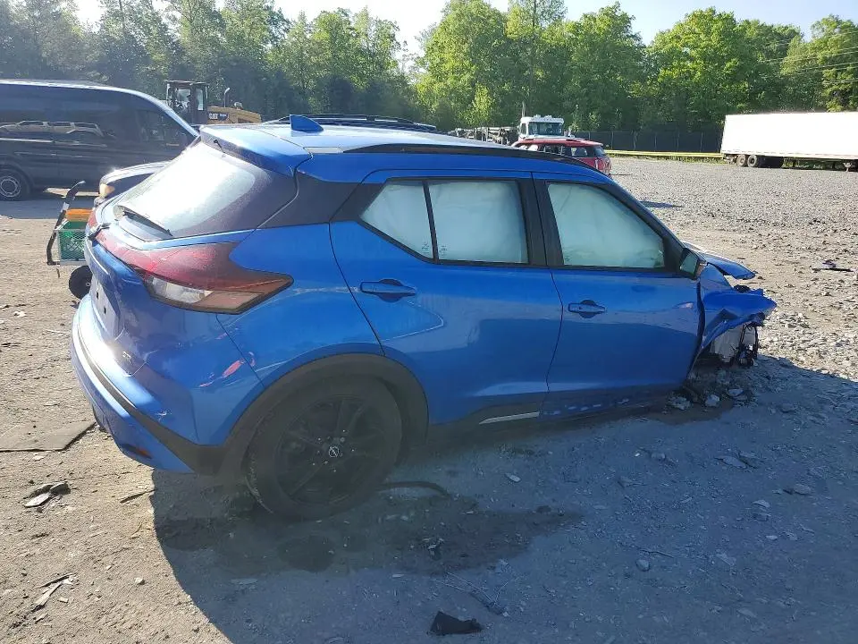 2023 NISSAN KICKS SR  