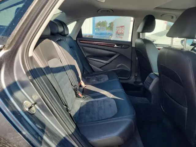 2012 VOLKSWAGEN PASSAT SEL  