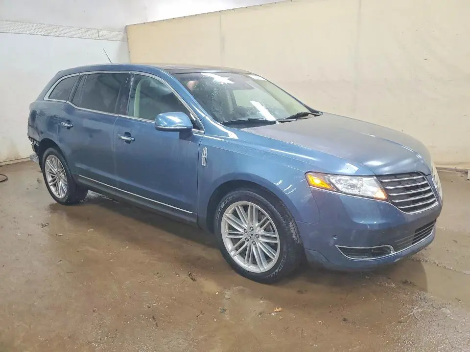 2018 LINCOLN MKT   