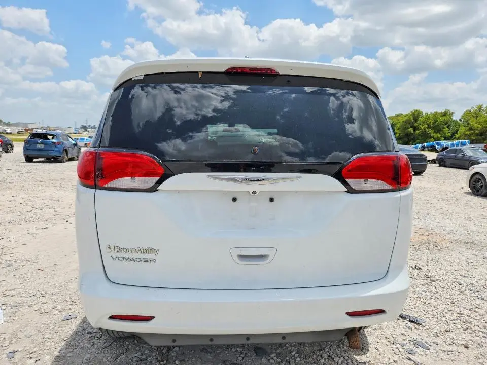 2021 CHRYSLER VOYAGER L  