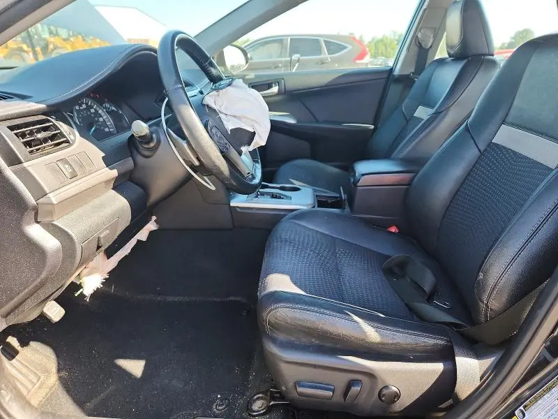 2014 TOYOTA CAMRY SE  