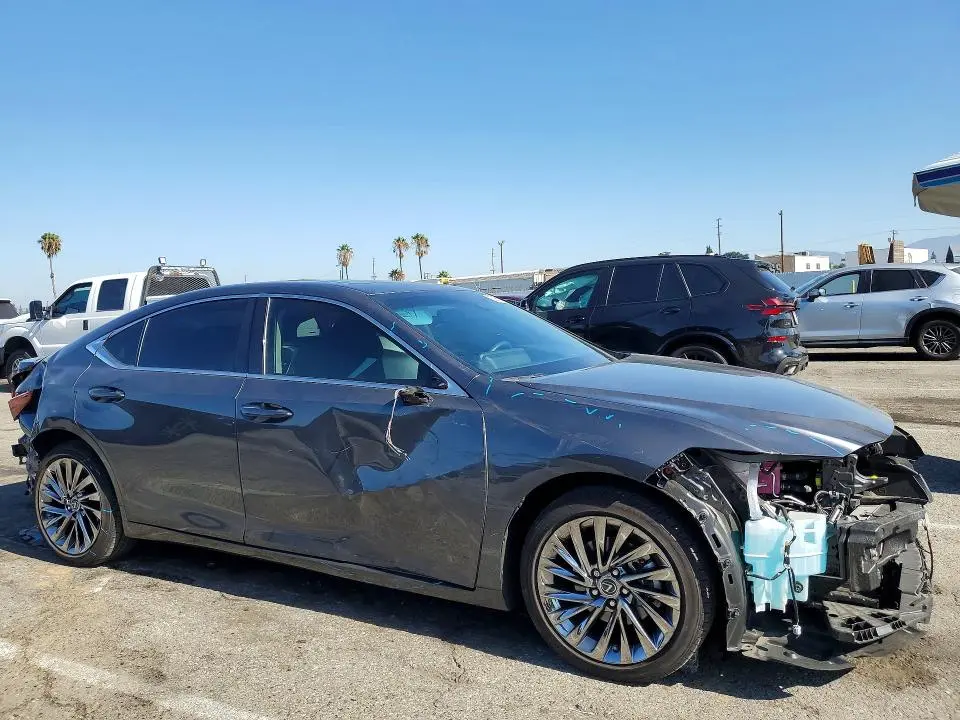2024 LEXUS ES 300H LUXURY  