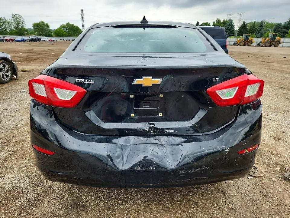 2017 CHEVROLET CRUZE LT  
