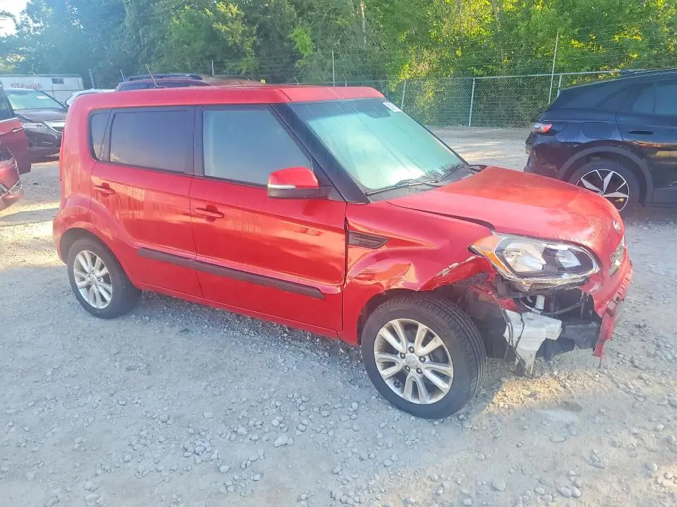 2013 KIA SOUL +  