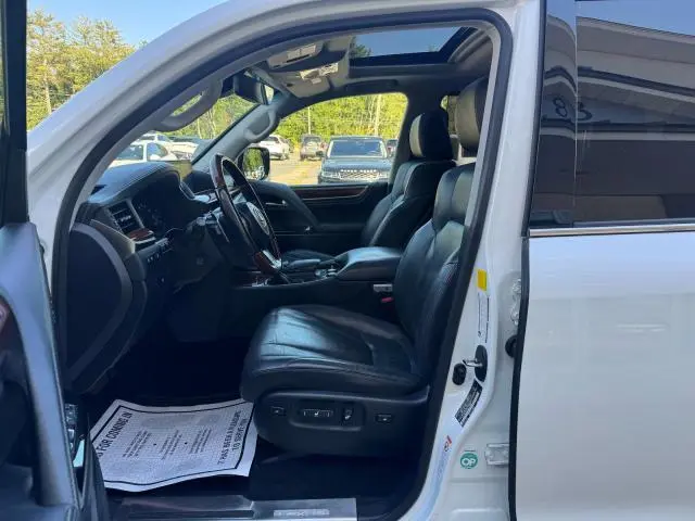 2016 LEXUS LX 570  