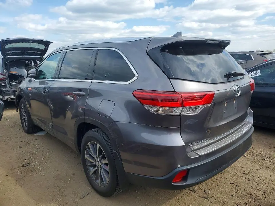2017 TOYOTA HIGHLANDER XLE  
