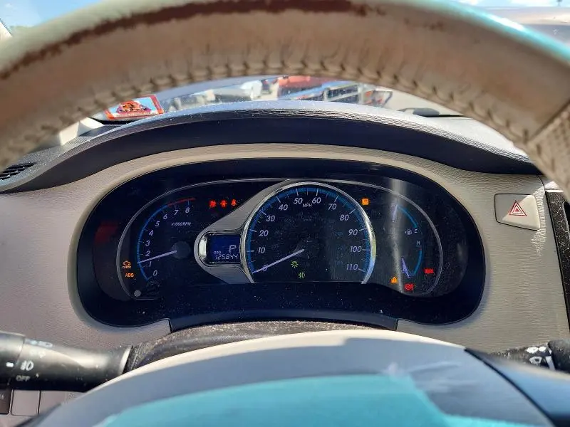 2014 TOYOTA SIENNA XLE 8-PASSENGER  