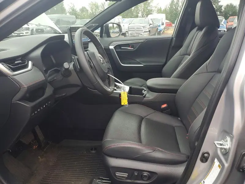 2025 TOYOTA RAV4 XSE  