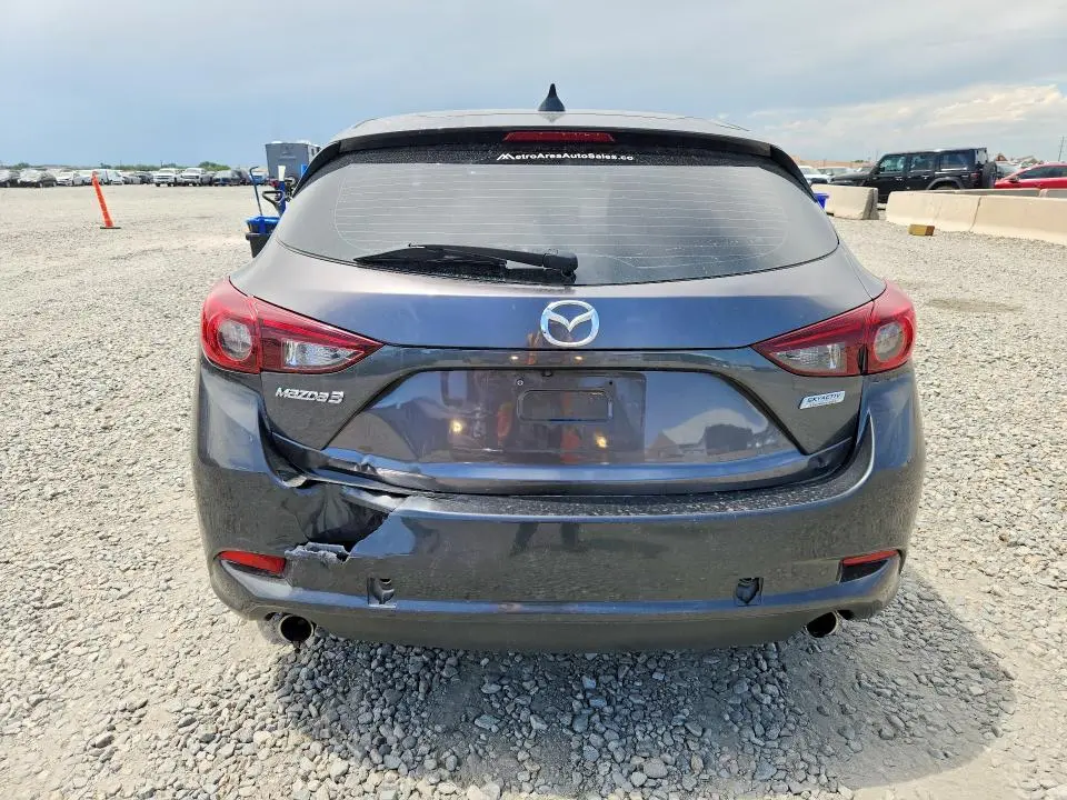 2018 MAZDA 3 TOURING  