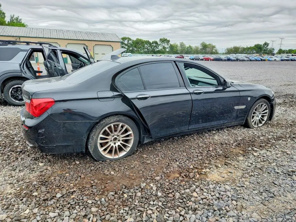 2012 BMW 750 XI  