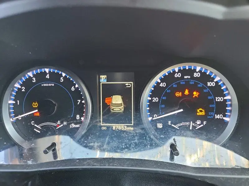 2017 TOYOTA HIGHLANDER LE  