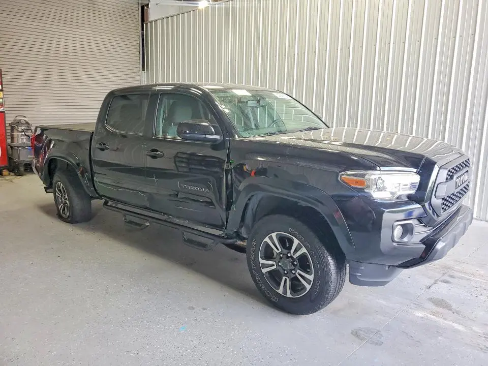 2017 TOYOTA TACOMA SR5 V6  