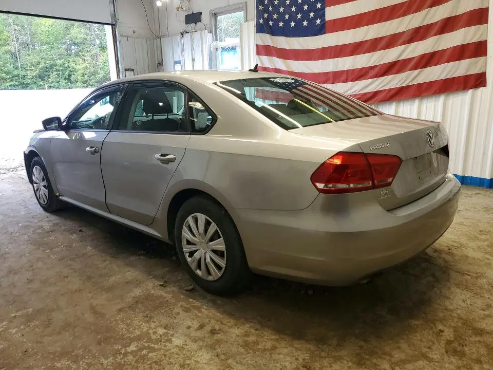 2013 VOLKSWAGEN PASSAT S  