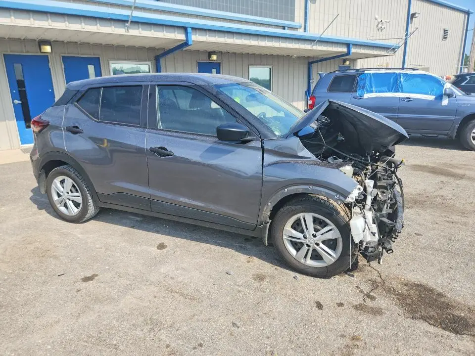 2021 NISSAN KICKS S  