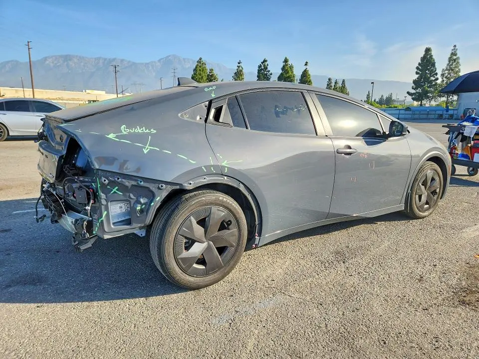 2024 TOYOTA PRIUS LE  