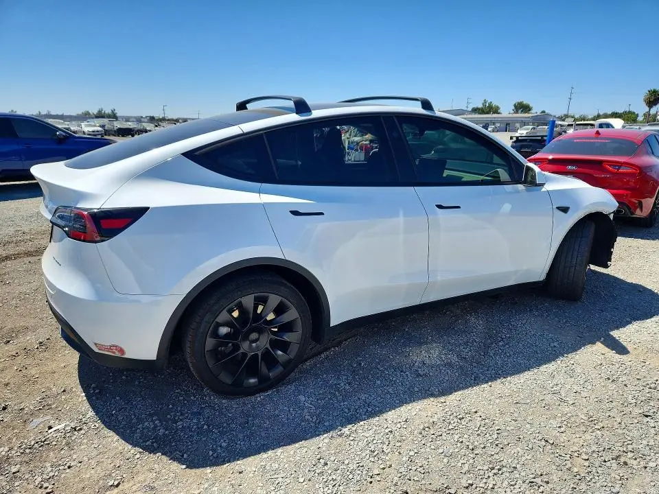 2024 TESLA MODEL Y   