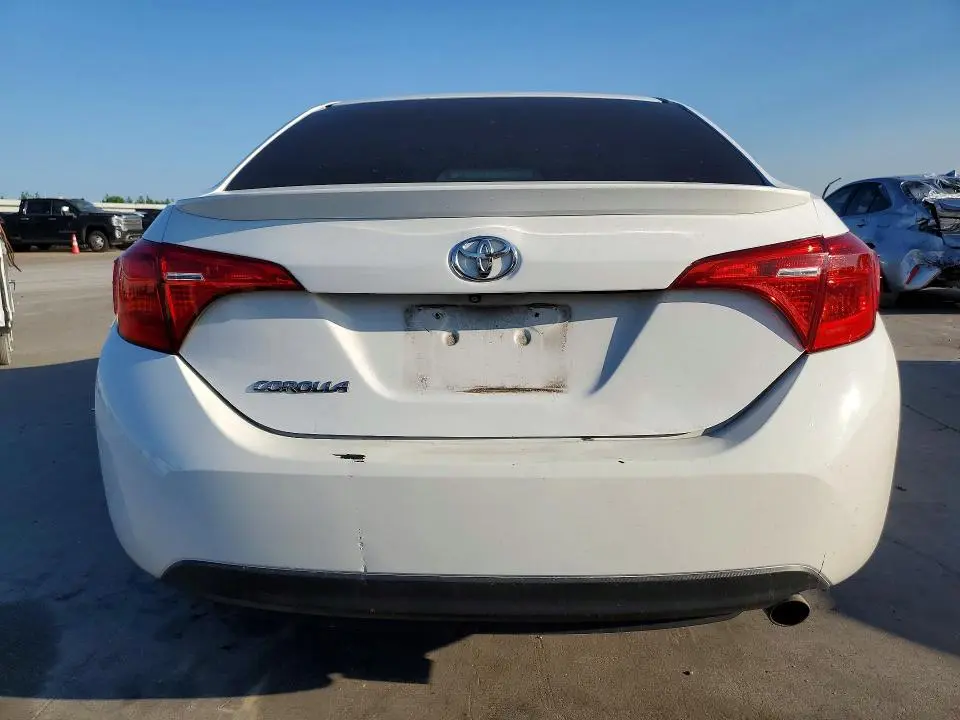 2017 TOYOTA COROLLA SE  