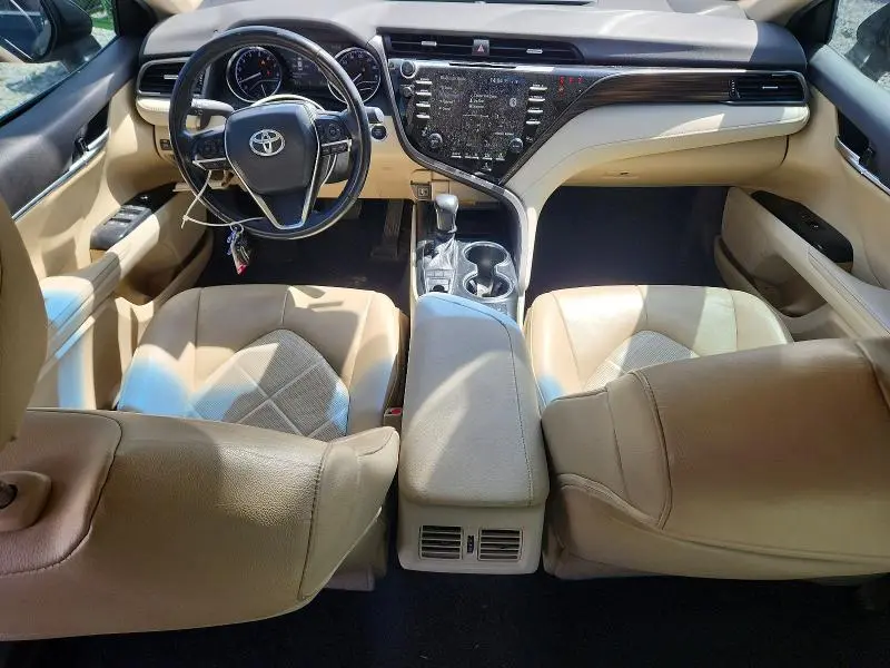 2019 TOYOTA CAMRY XLE  