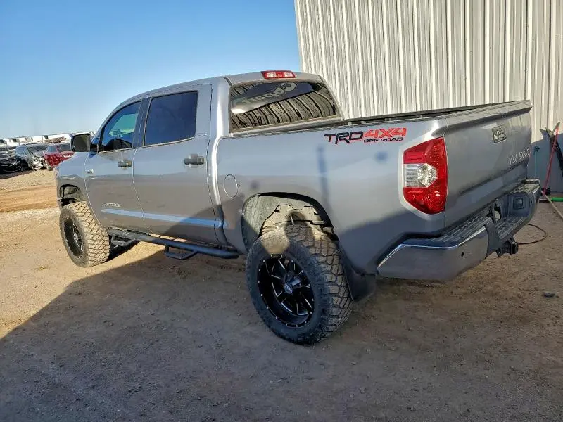 2018 TOYOTA TUNDRA CREWMAX SR5  
