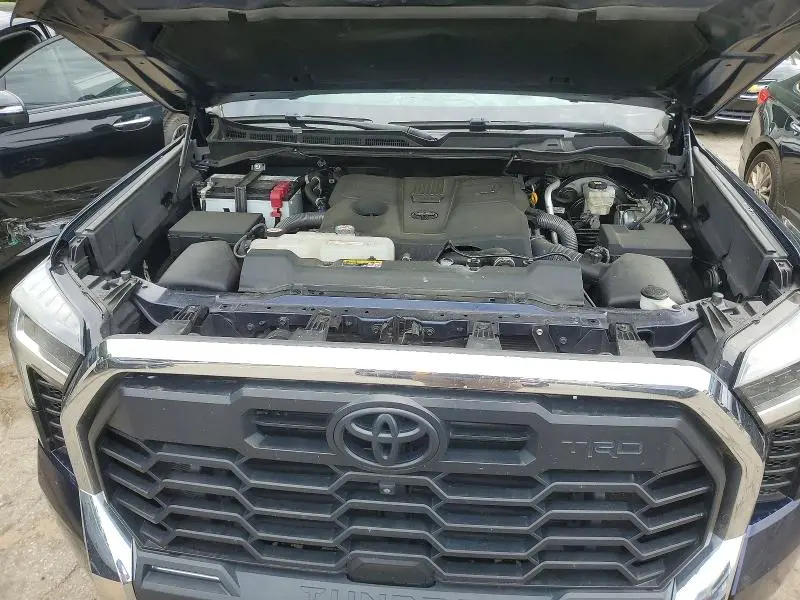 2022 TOYOTA TUNDRA SR5  