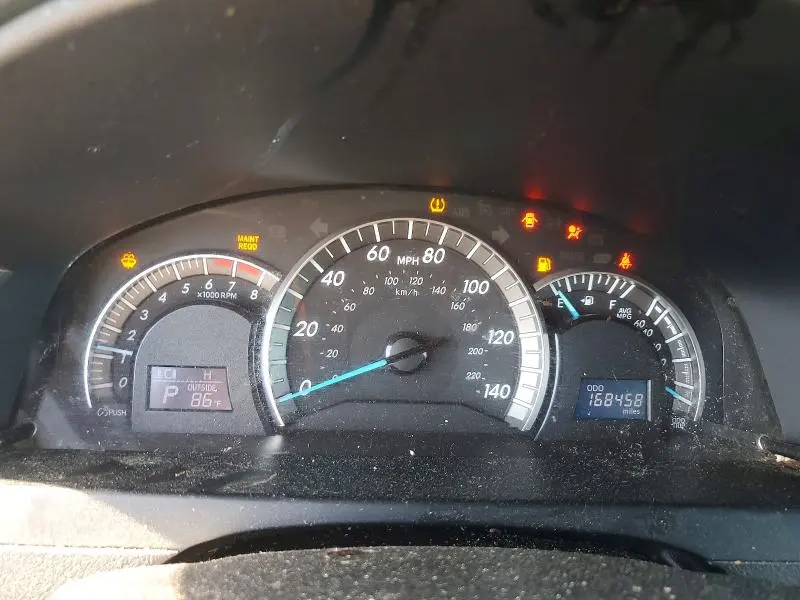 2014 TOYOTA CAMRY SE  